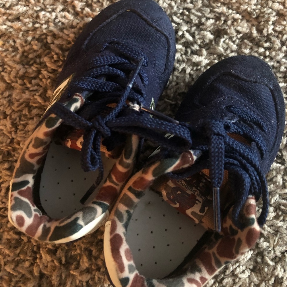 Toddler boy size 7 shoes new balance